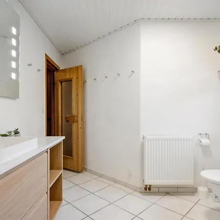 2 Bedroom Cozy In Hvide Sande Holiday home Bjerregard