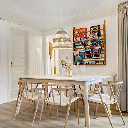 2 Bedroom Cozy In Hvide Sande Holiday home *